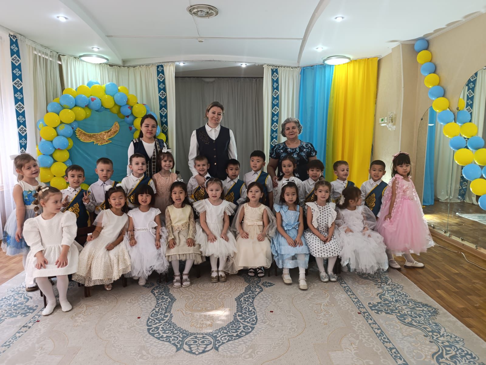 С Днём Республики Казахстан!25 октября — особая дата в истории нашей страны. В этот день мы отмечаем рождение независимого Казахстана!