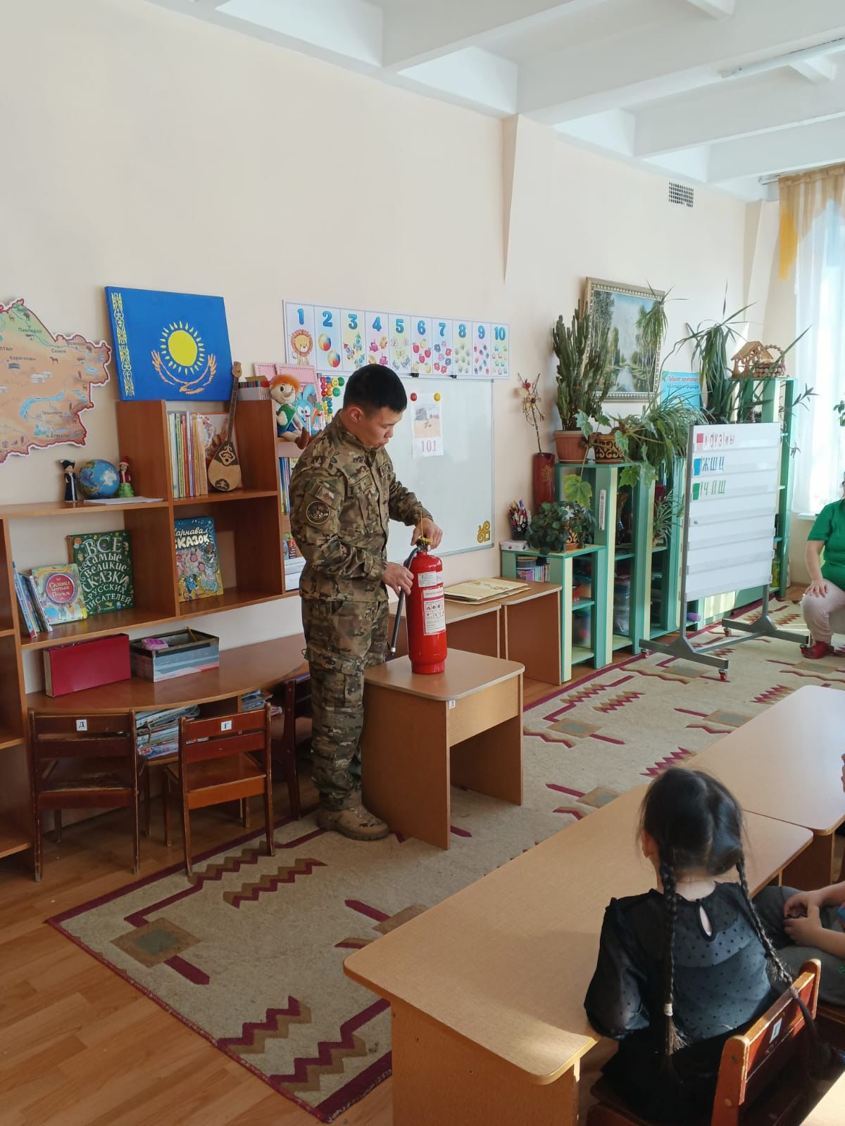 "Правило поведения при пожаре" "Как правильно пользоваться с огнетушителем?"